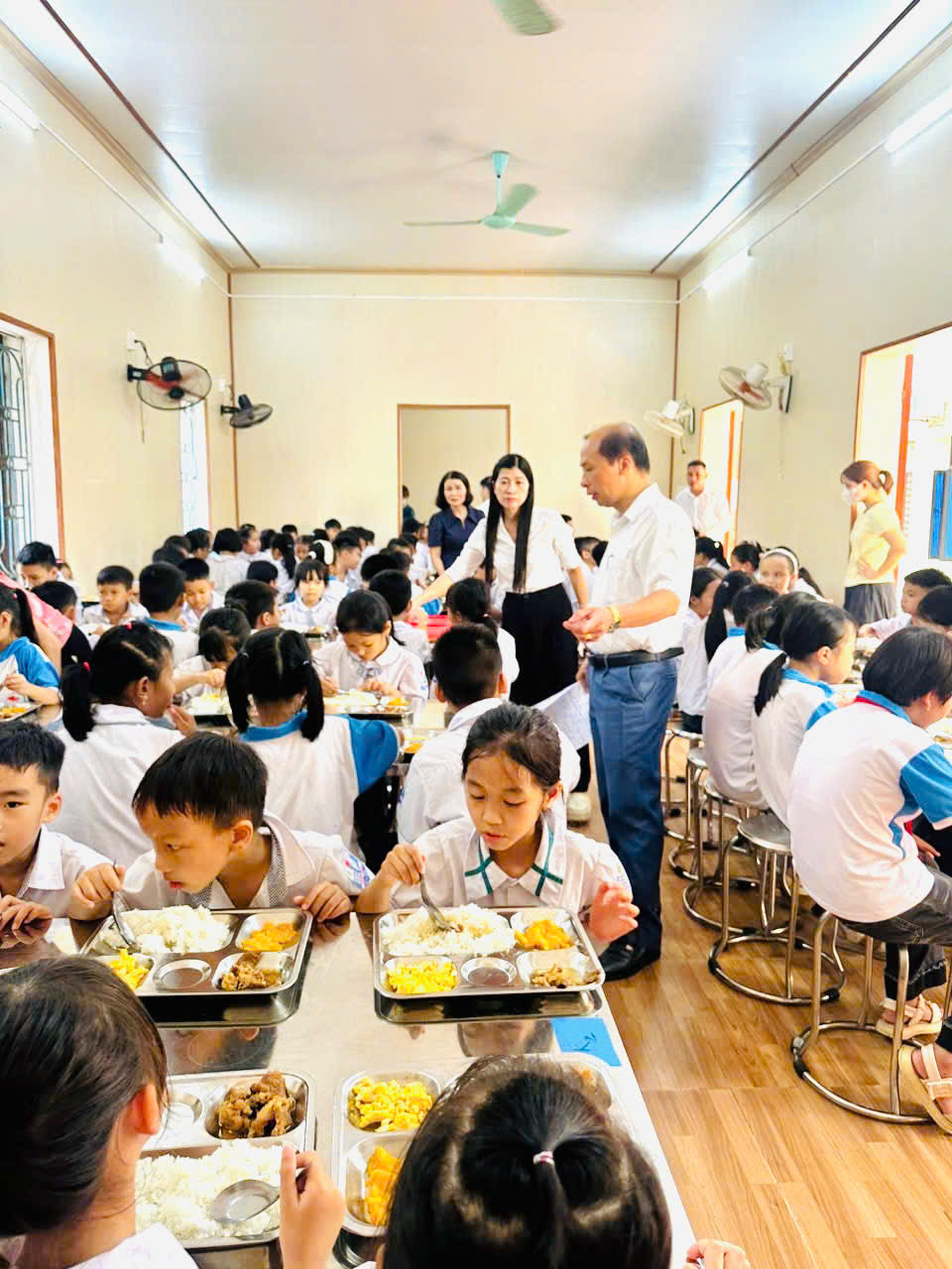 XÃ TIÊN LA TĂNG CƯỜNG KIỂM TRA, BẢO ĐẢM AN TOÀN THỰC PHẨM TẠI CÁC BẾP ĂN TẬP THỂ, BẾP ĂN TRƯỜNG HỌC.