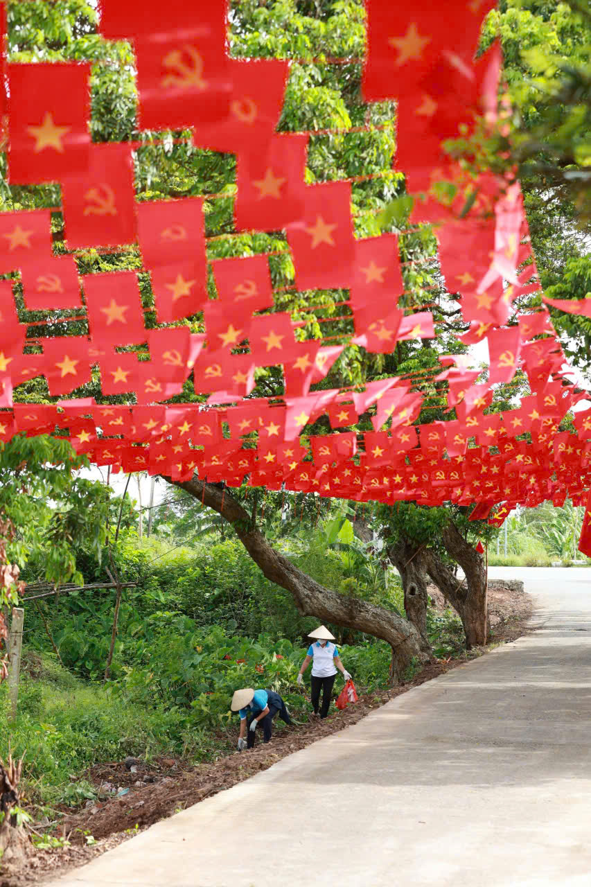 Hội Liên hiệp Phụ nữ xã Tiên La thực hiện chương trình “ Đường cờ Đảng – Cờ Tổ Quốc”