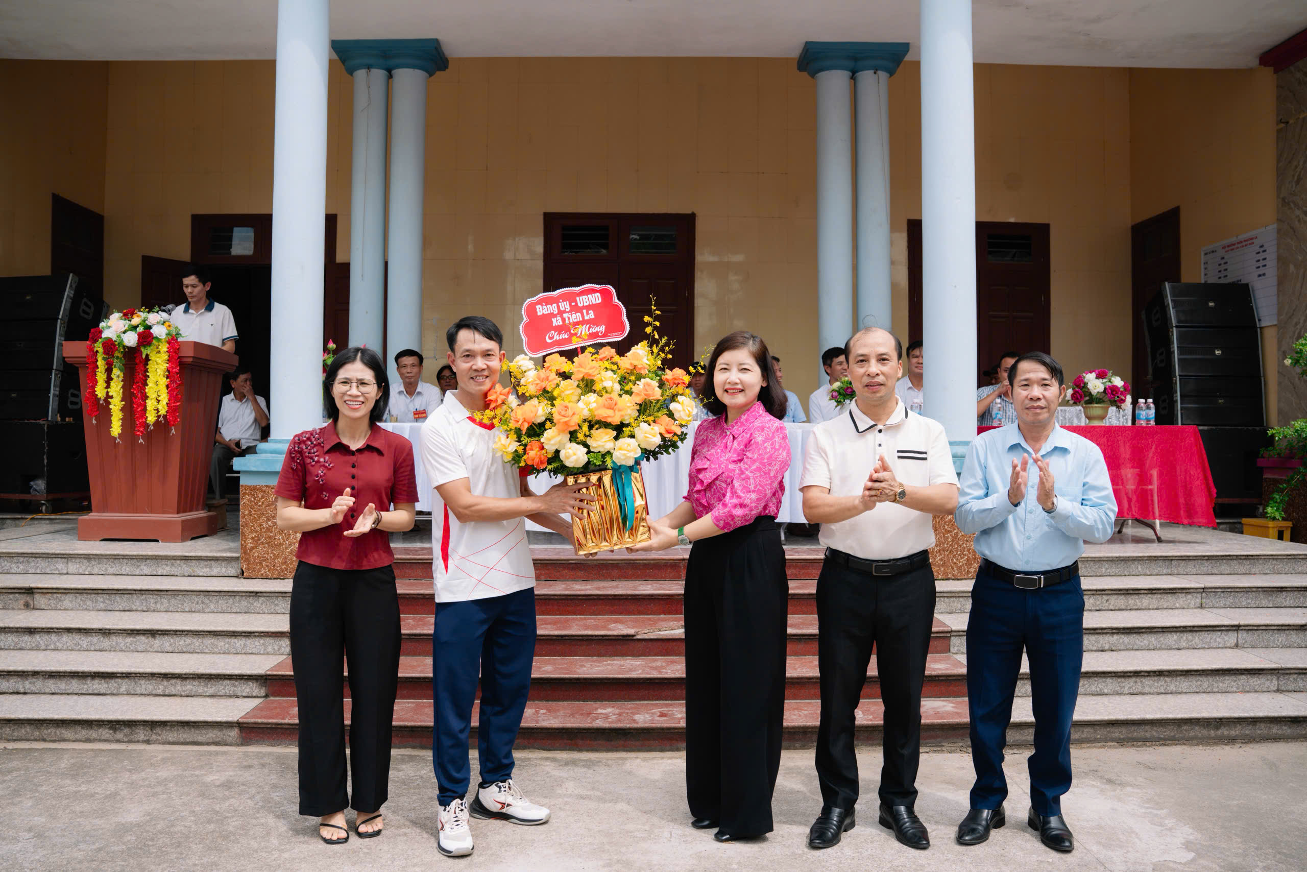 SÔI NỔI GIẢI GIAO LƯU BÓNG CHUYỀN HƠI TỔ DÂN CƯ SỐ 1 THÔN PHƯƠNG LA- XÃ TIÊN LA.