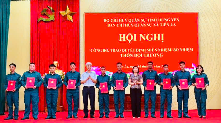 Ban Chỉ huy Quân sự xã Tiên La tổ chức Hội nghị công bố các quyết định miễn nhiệm, bổ nhiệm chức danh Thôn đội trưởng trên địa bàn xã.