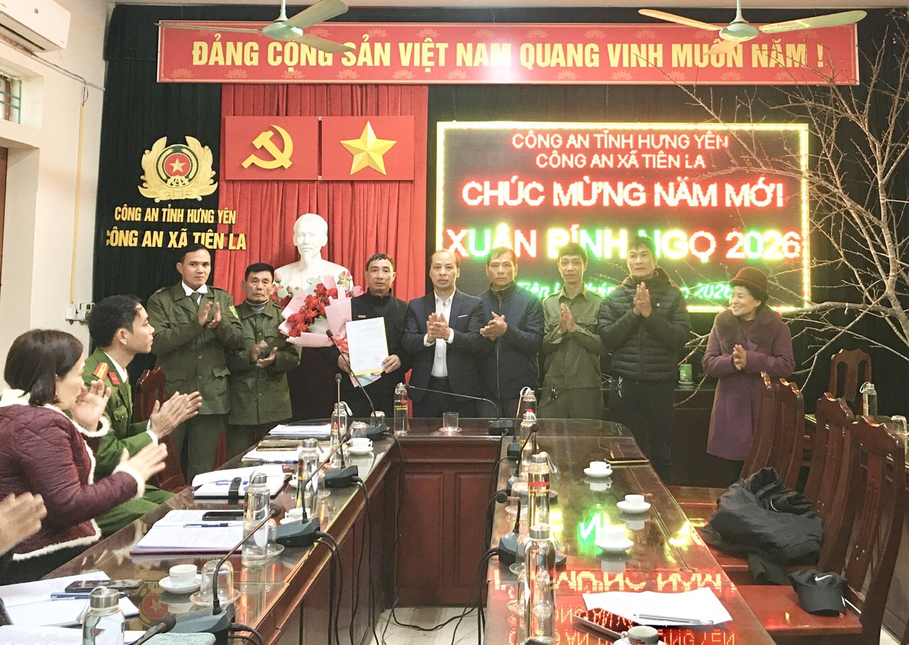 UBND xã Tiên La ra mắt mô hình ATGT tại tuyến đường ĐT452 thuộc địa phận thôn Chấp Trung 2