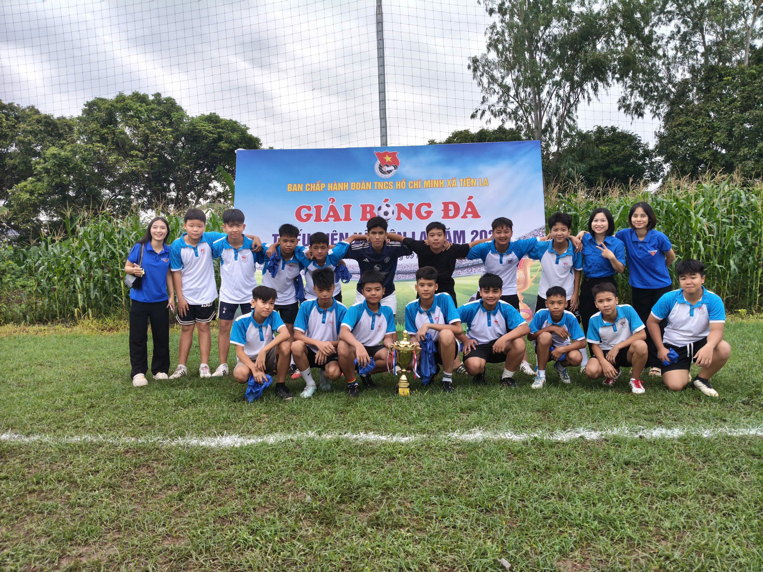 Đoàn thanh  niên cộng sản Hồ Chí Minh xã Tiên La đã có nhiều hoạt động thiết thực tổ chức Tết Trung thu cho các em thiếu niên nhi đồng