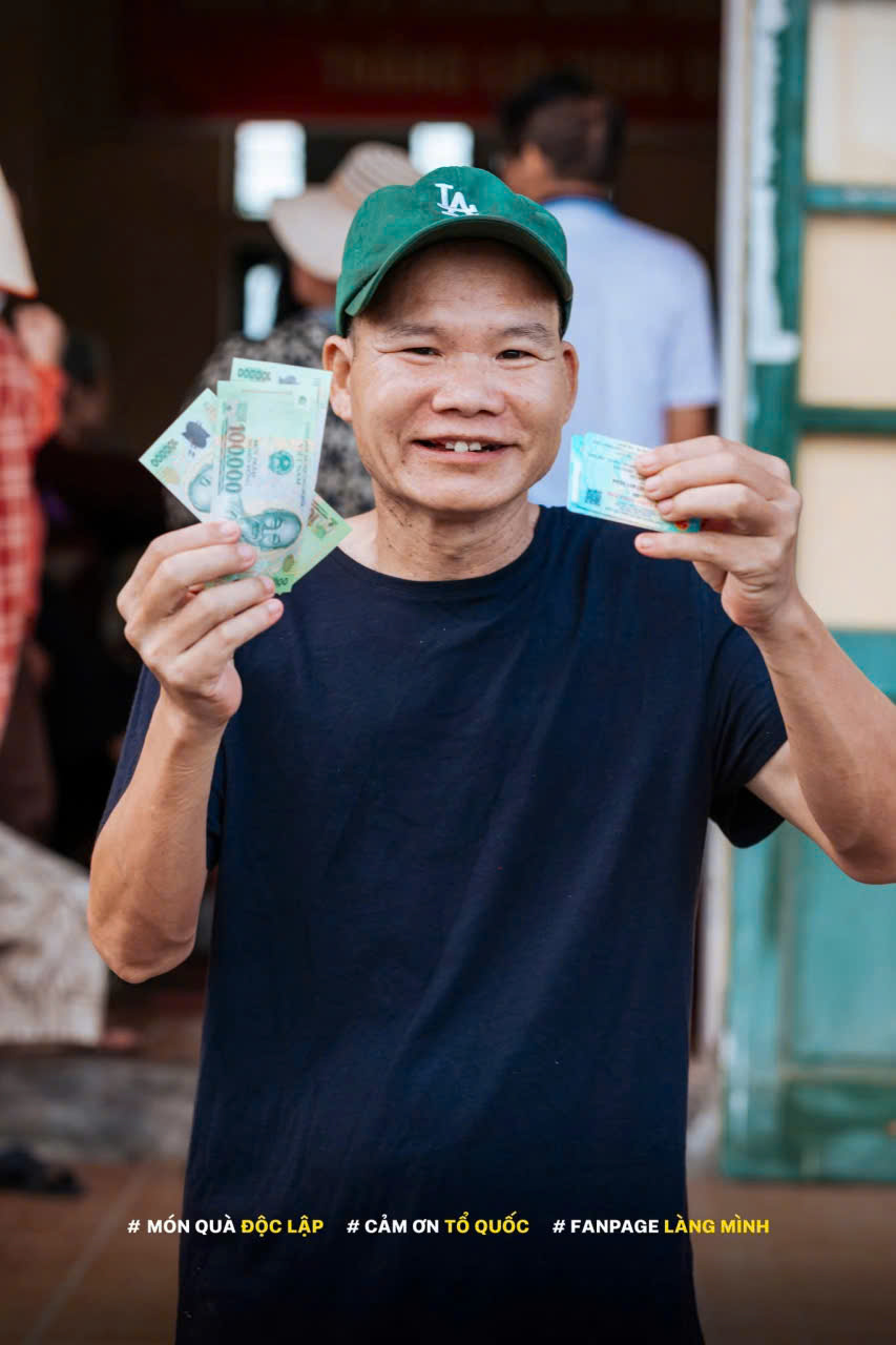 Xã Tiên La khẩn trương trao quà Tết Độc lập của Đảng và nước đến tận tay nhân dân