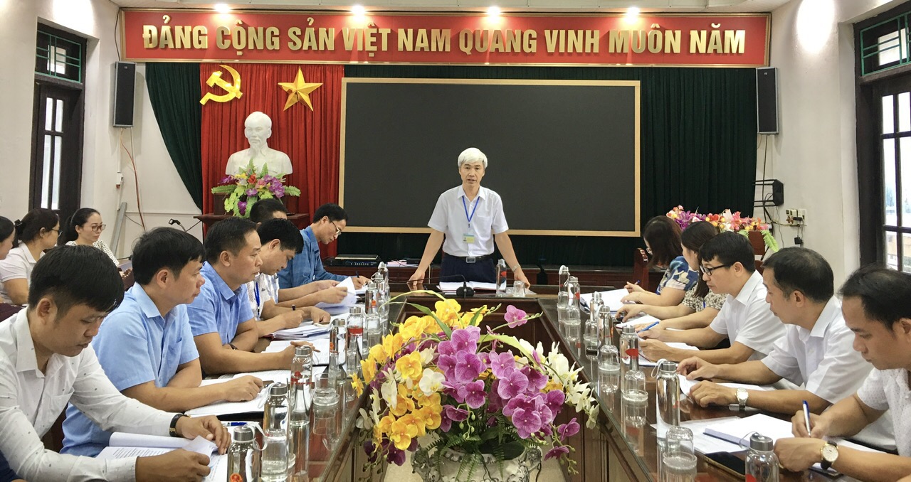 UBND xã Tiên La tổ chức họp triển khai dự án đầu tư xây dựng nhà máy sản xuất bao tay bảo hộ lao động