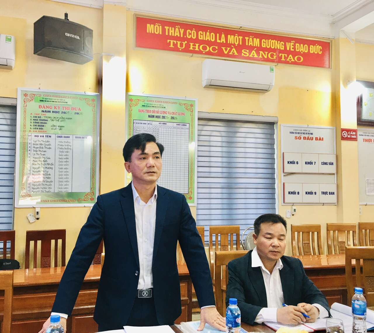 Đoàn giám sát của HĐND xã Tiên La làm việc với trường TH và THCS Vũ Thị Thục và trường Mầm non Phúc Khánh