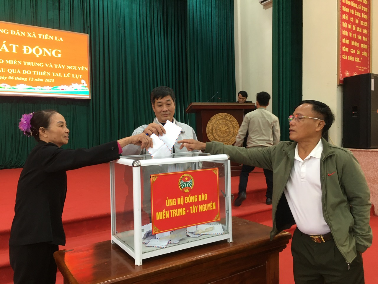 Hội nông dân xã Tiên La tổ chức phát động ủng hộ đồng bào các tỉnh miền Trung và Tây Nguyên bị bão lụt