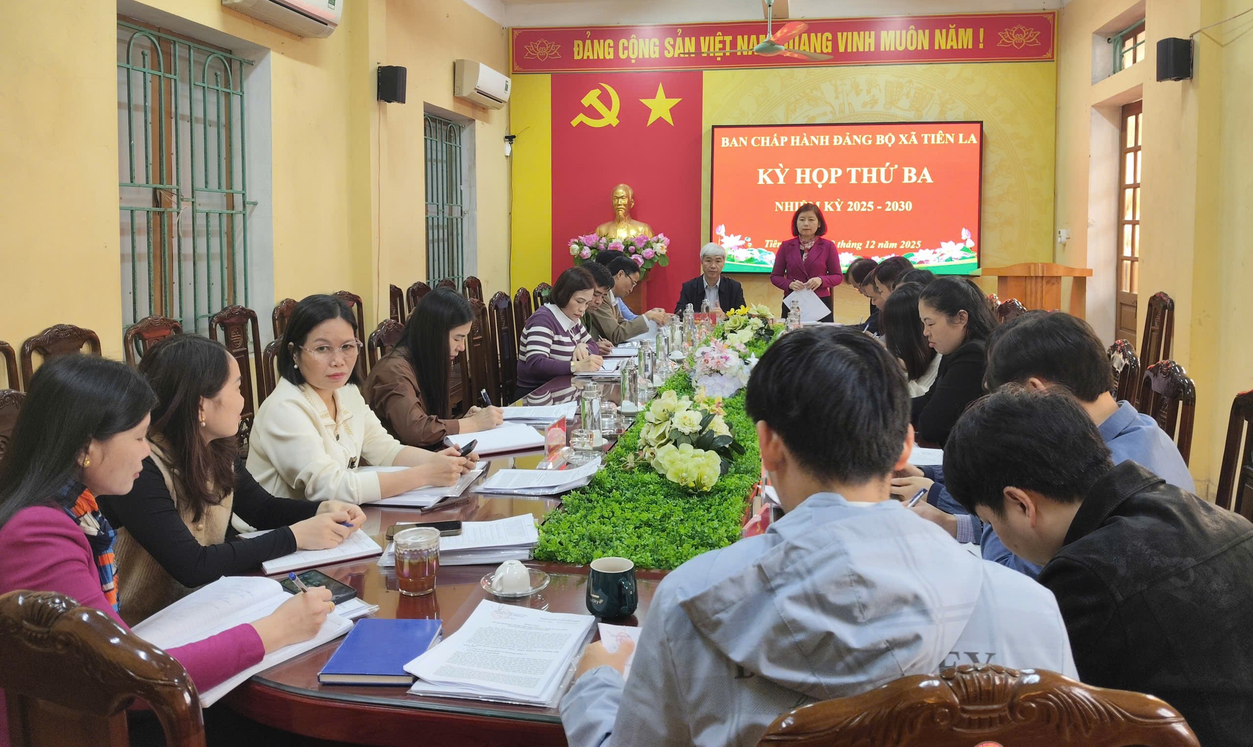Ban Chấp hành Đảng bộ xã tổ chức hội nghị nghe và cho ý kiến các nội dung quan trọng