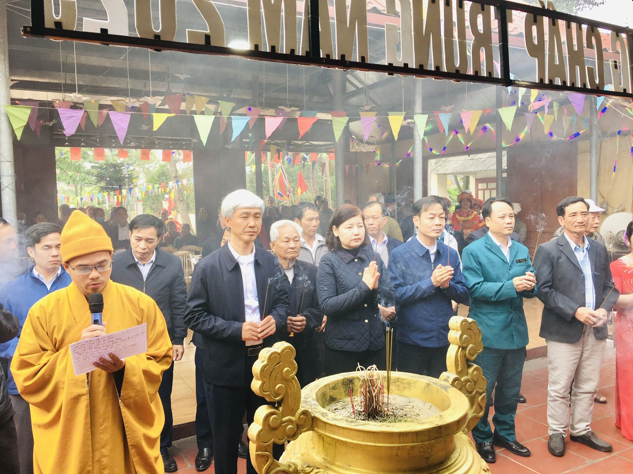 Đình làng Chấp Trung mở hội từ ngày 10 – 15 tháng 11 âm lịch hàng năm