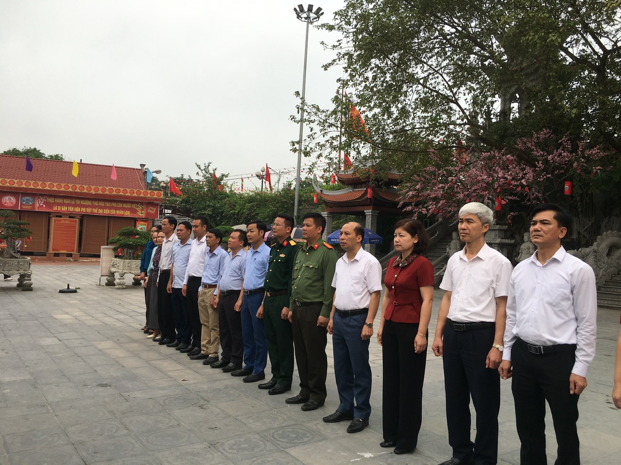 HĐND xã Tiên La tổ chức Lễ dâng hương, viếng nghĩa trang liệt sỹ Đồng Ba và Đền Tiên La trước kỳ họp thứ Nhất, HĐND xã khóa II, nhiệm kỳ 2026- 2031