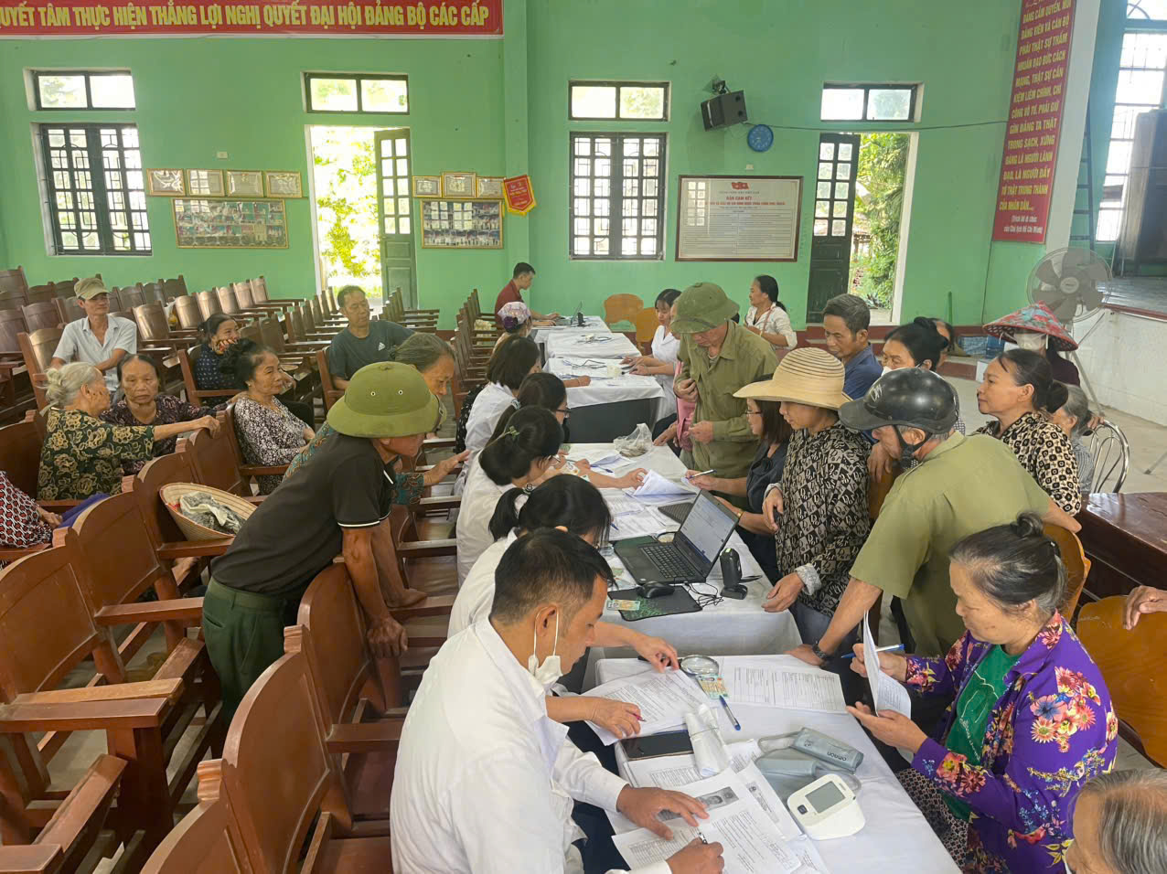 XÃ TIÊN LA TIẾP TỤC TỔ CHỨC KHÁM SỨC KHỎE ĐỊNH KỲ, SÀNG LỌC MIỄN PHÍ CHO NGƯỜI DÂN NĂM 2026